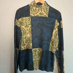 Long sleeve turtle neck with large mosaic pattern fits like XXL